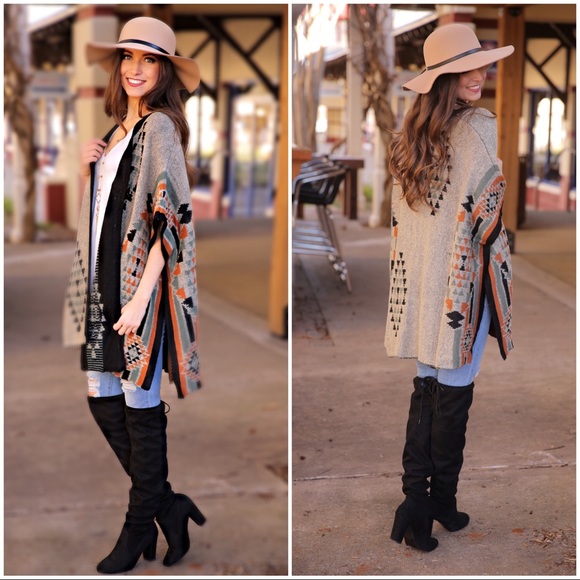 ✨LAST ONE✨Aztec Poncho Cardigan - Picture 2 of 2